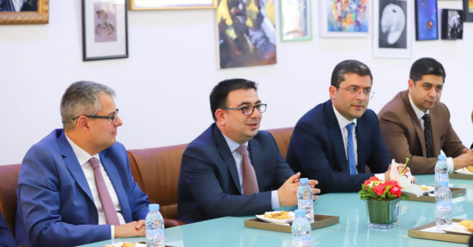 Азербайджанская делегация встретилась с министром по делам молодежи, культуры и связи Марокко и генеральным директором официального государственного информационного агентства