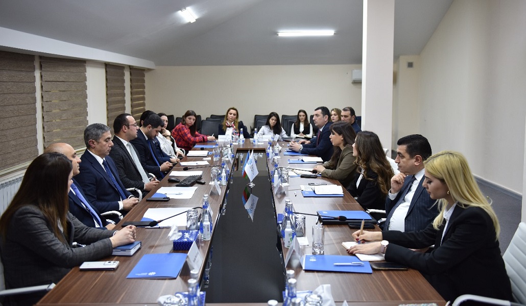 Medianın İnkişafı Agentliyi, Audiovizual Şura, Dövlət Məşğulluq Agentliyi və Çoxtərəfli Əməkdaşlıq Memorandumunun tərəfi olan bir sıra media subyektlərinin insan resursları üzrə məsul nümayəndələrinin iştirakı ilə ilkin əlaqələndirmə görüşü keçirilmişdir