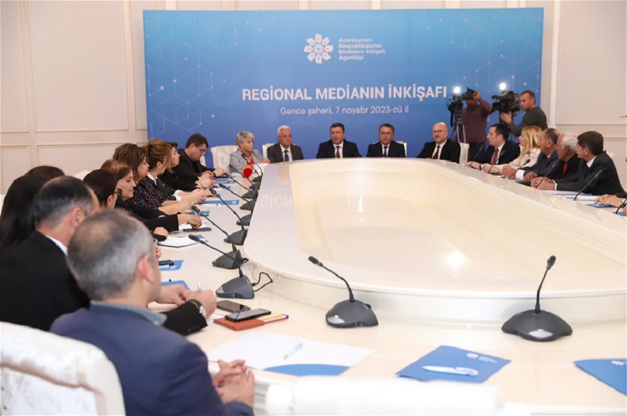 “Regional Medianın İnkişafı” layihəsi çərçivəsində media nümayəndələri ilə növbəti görüş Gəncə şəhərində keçirilmişdir