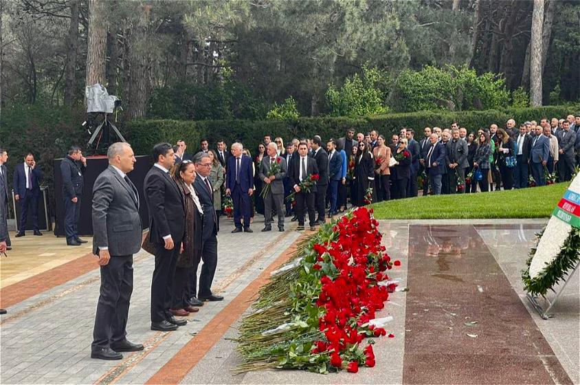 The representatives of the Audiovisual Council of the Republic of Azerbaijan and  the Media Development Agency visited the Alley of Honor